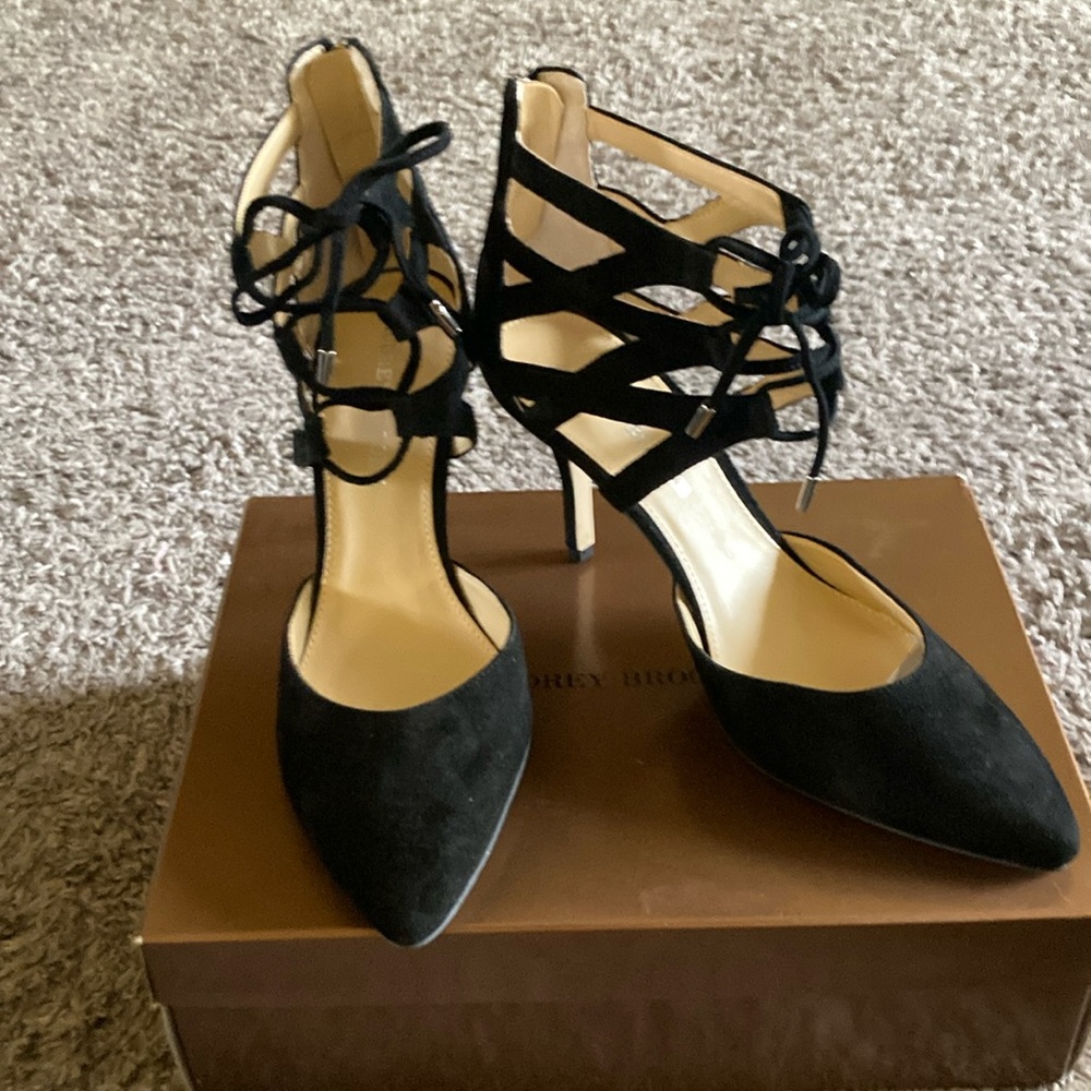 New Audrey Brooke Black Lace-Up Heels s.10